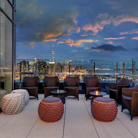 Hotel X Toronto, A Destination By Hyatt Hotel Eksteriør bilde View from the rooftop terrace